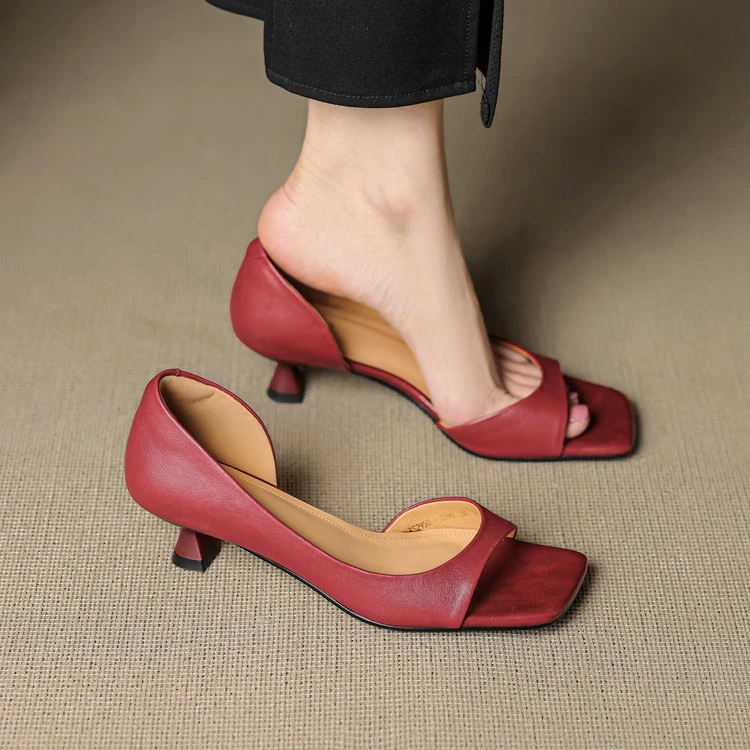 4.5cm~法式复古露趾一字带凉鞋女夏外穿真皮方头侧空性感高跟鞋女