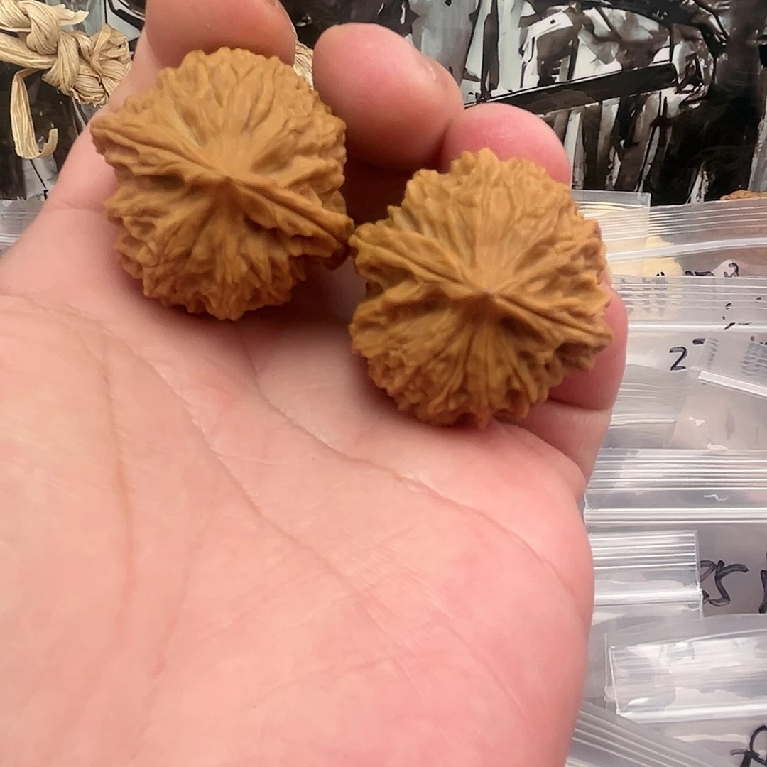 文玩核桃把件火麒麟手捻36尺