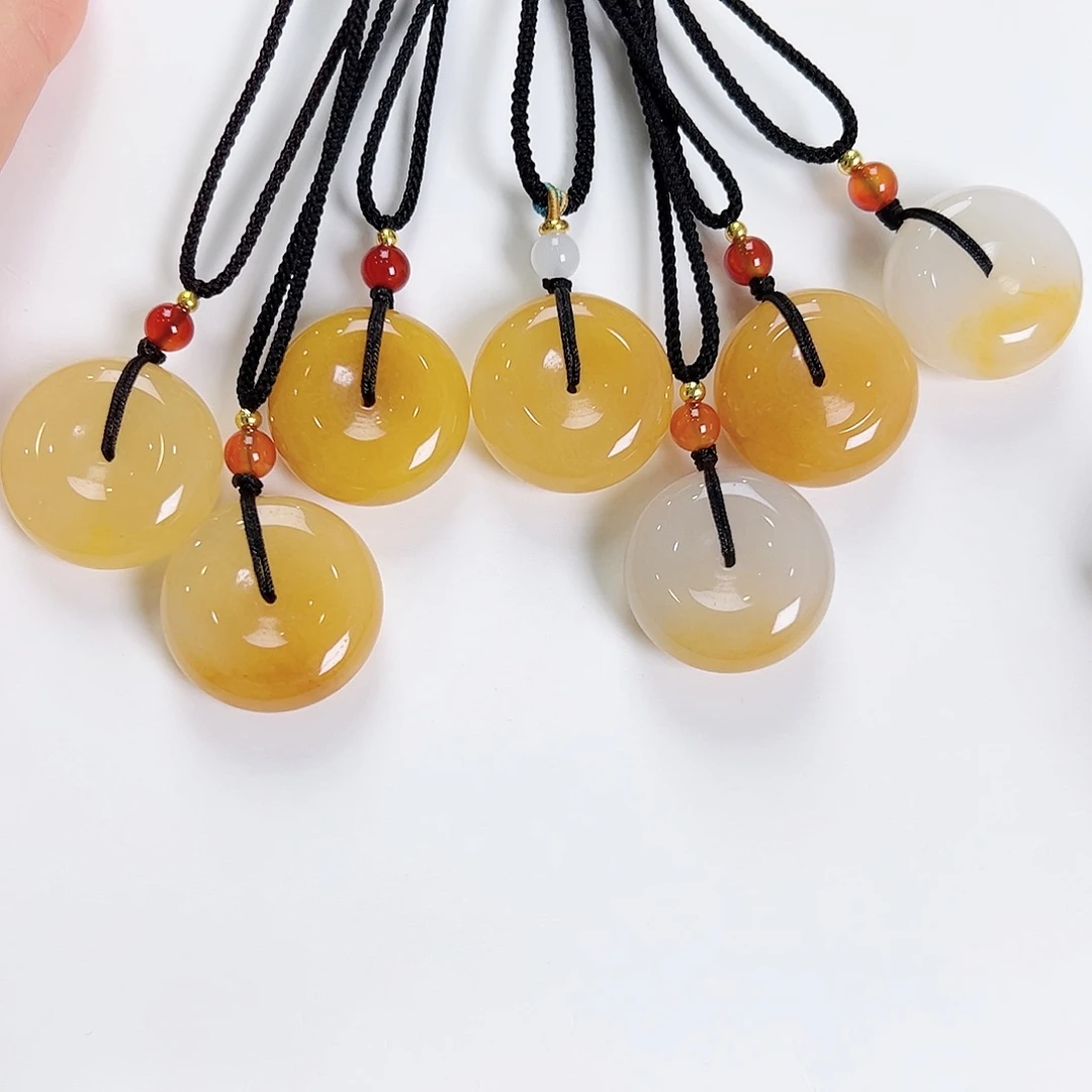 石英质玉未镶嵌颈饰平安扣多样性发其一