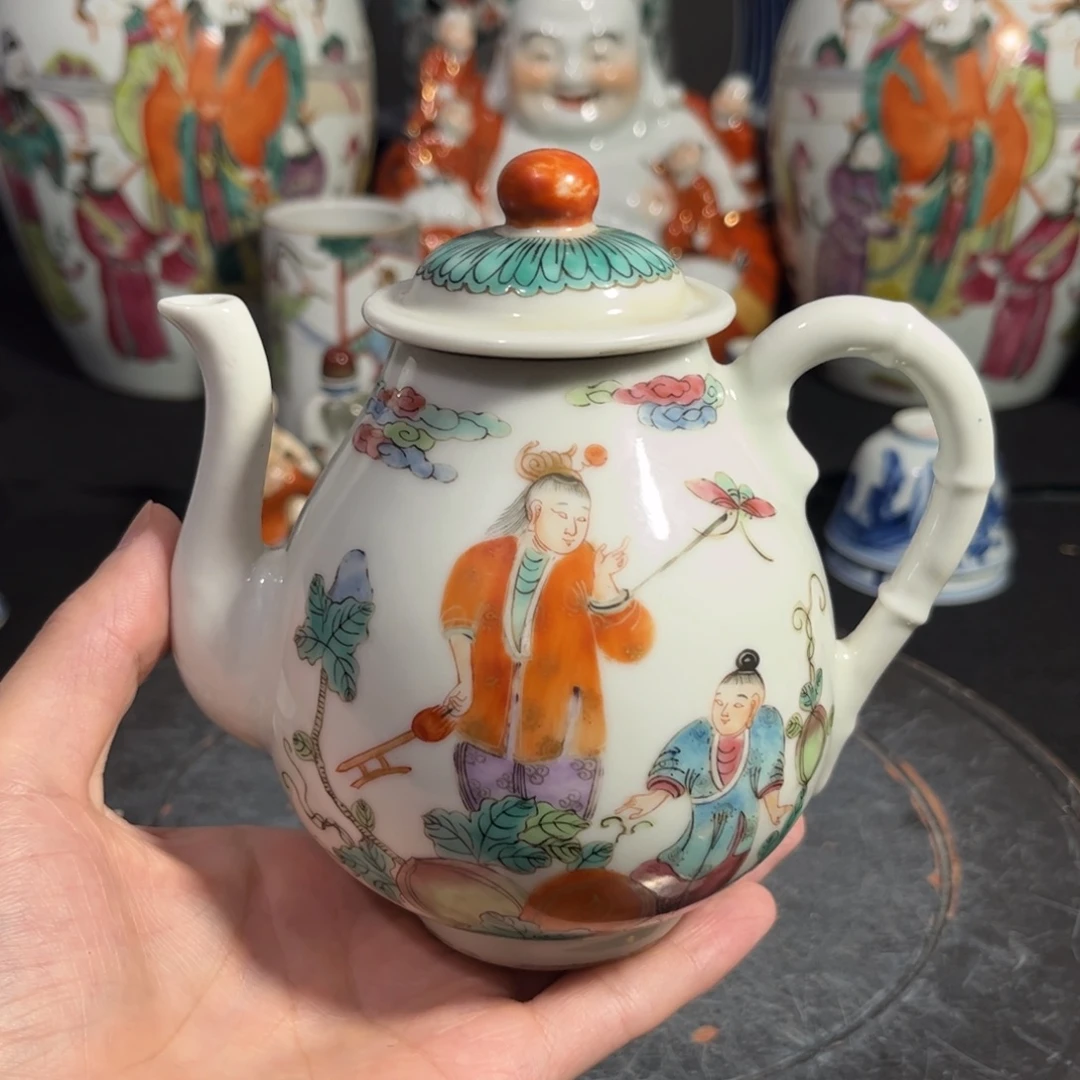 摆件粉彩人物故事茶壶