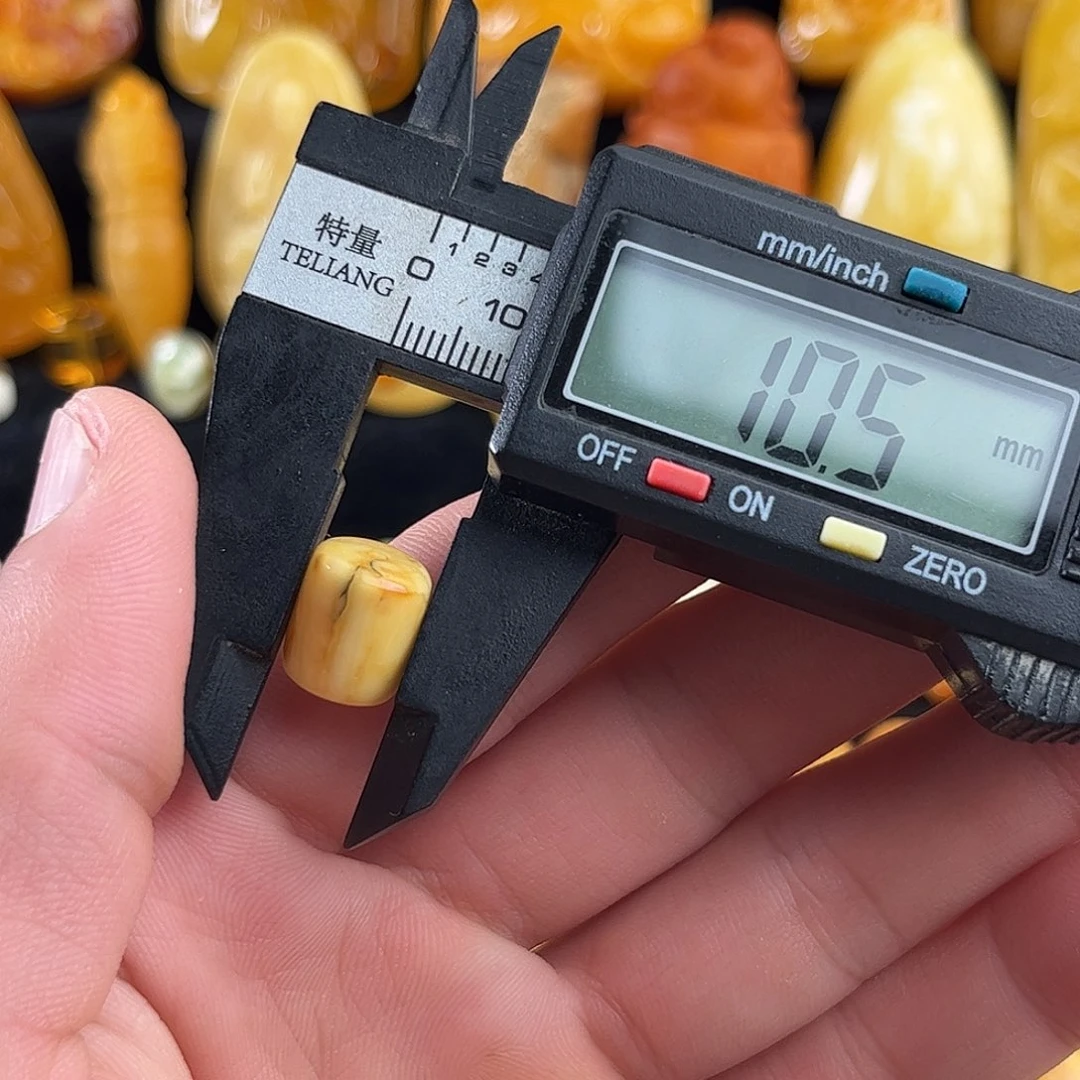 蜜蜡未镶嵌珠宝奇石