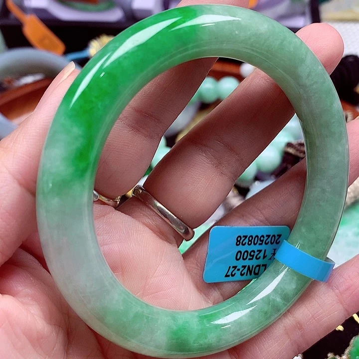 未镶嵌手镯翡翠翡翠