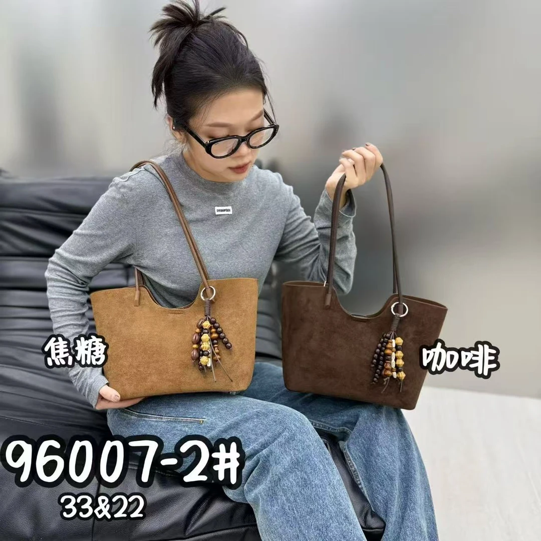 秋冬新款休闲大容量百搭单肩托特包通勤适用