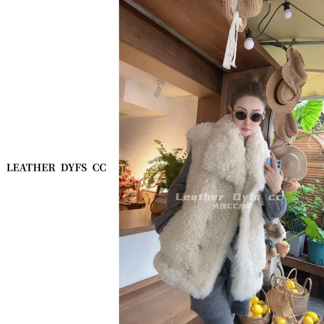 Leather Dyfs cc”落水小羊羔“40518原单托卡半卷皮毛一体外