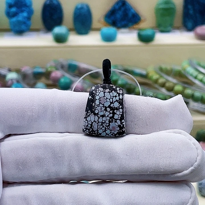 绿松石未镶嵌挂件