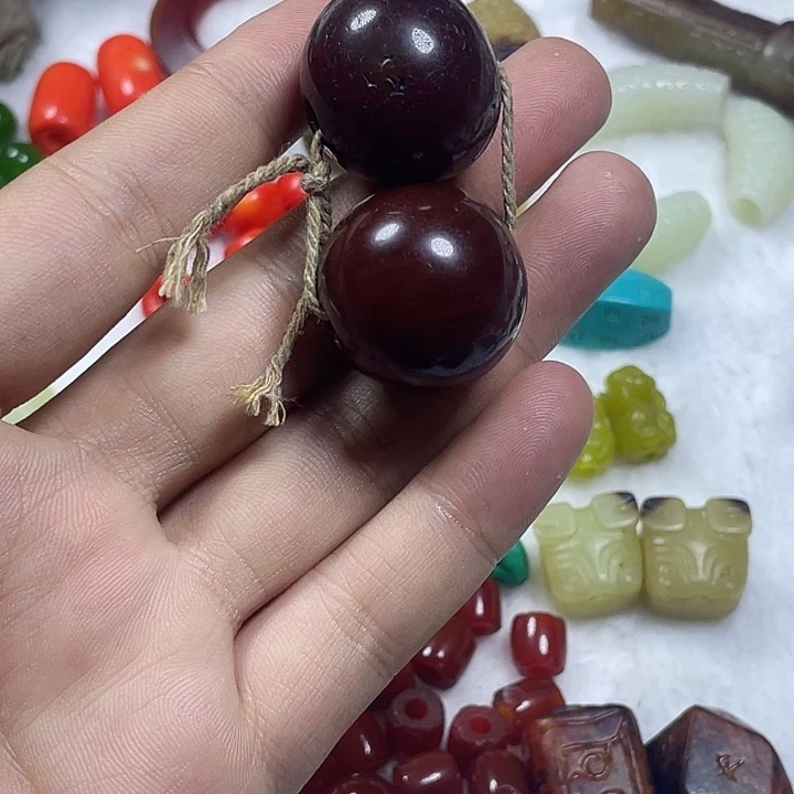如***寶合金颈饰玛瑙/玉髓