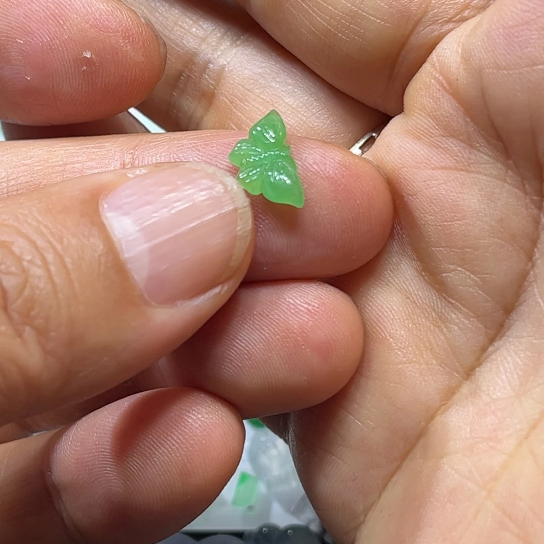 定制翡翠未镶嵌蝴蝶