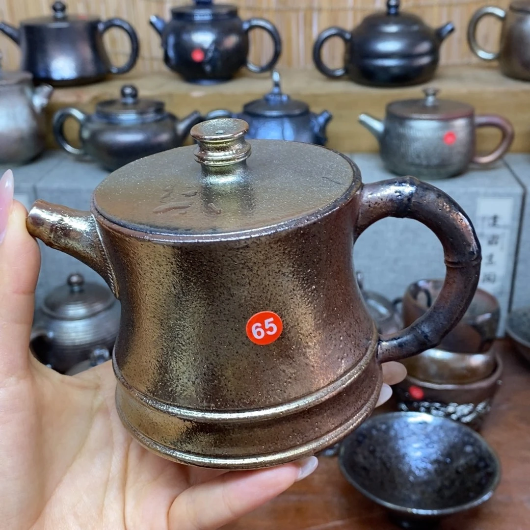 不***根云南建水紫陶柴烧壶