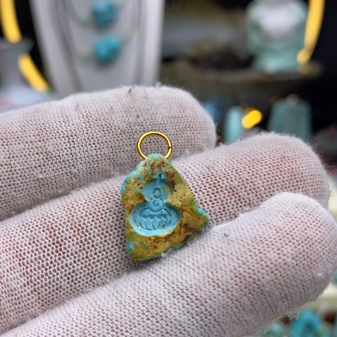 绿松石未镶嵌珠宝奇石