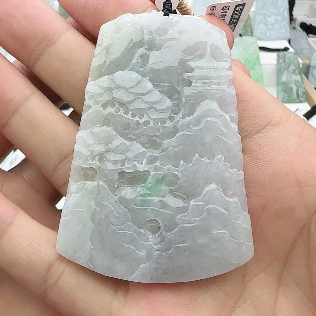 凌***风翡翠未镶嵌颈饰翡翠