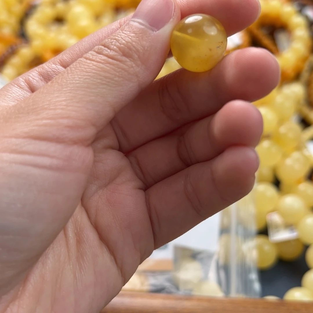 未镶嵌琥珀珠宝奇石