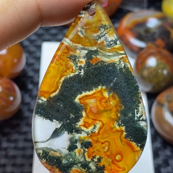 玛瑙/玉髓颈饰未镶嵌