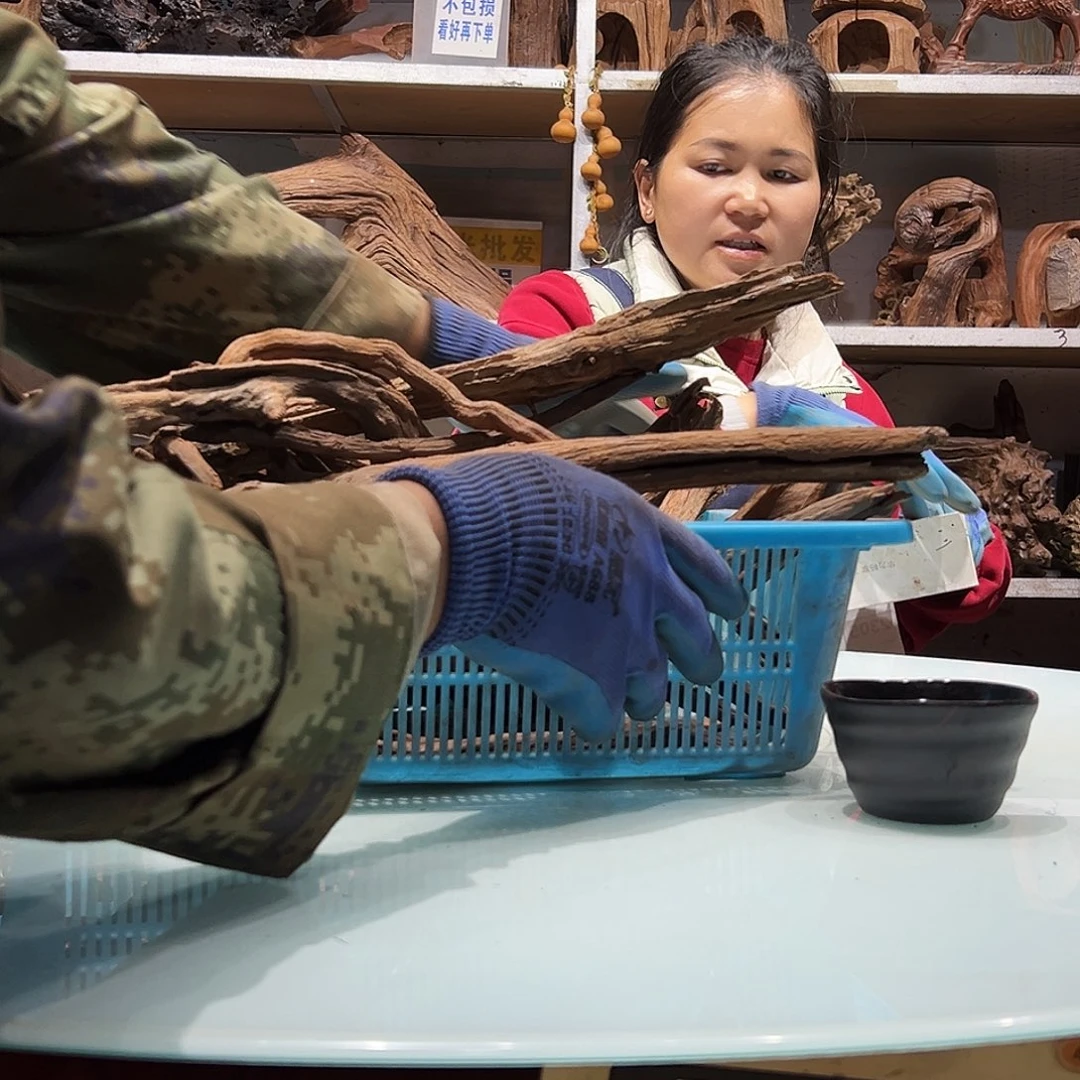 紫砂紫柚沉木西***郎2304紫柚枝条