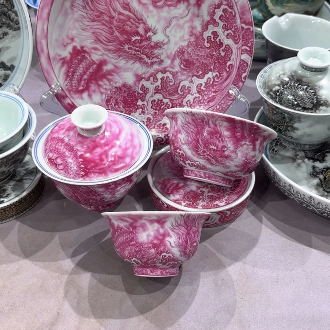 瓷片景德镇瓷器精品陈列