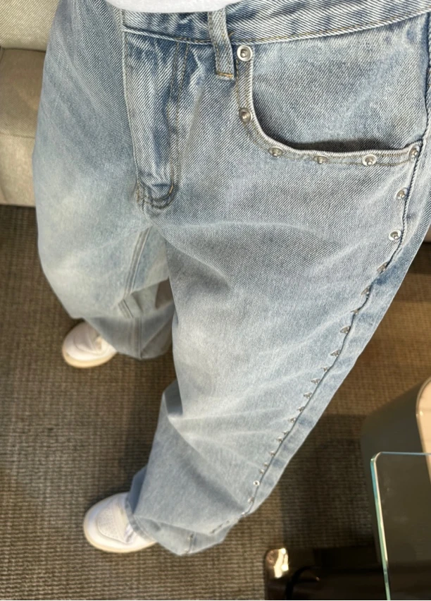 LILULU 韩国铆钉搭配浅色牛仔水洗宽松休闲裤子运动