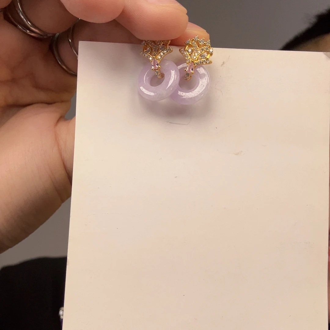 翡翠未镶嵌颈饰一对