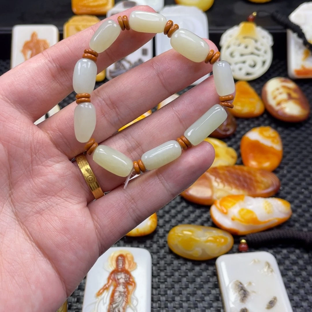 颈饰未镶嵌和田玉