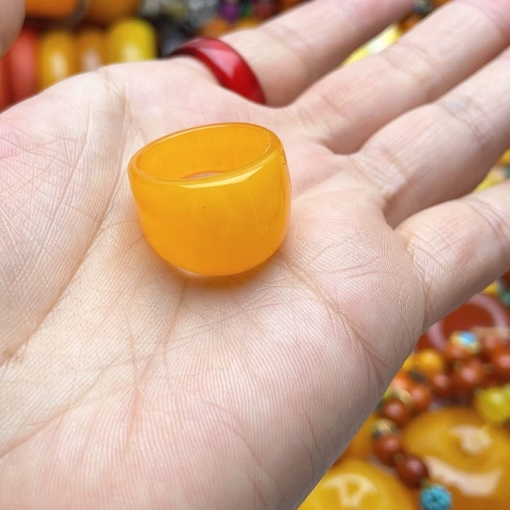 树脂制品1号黄色指环