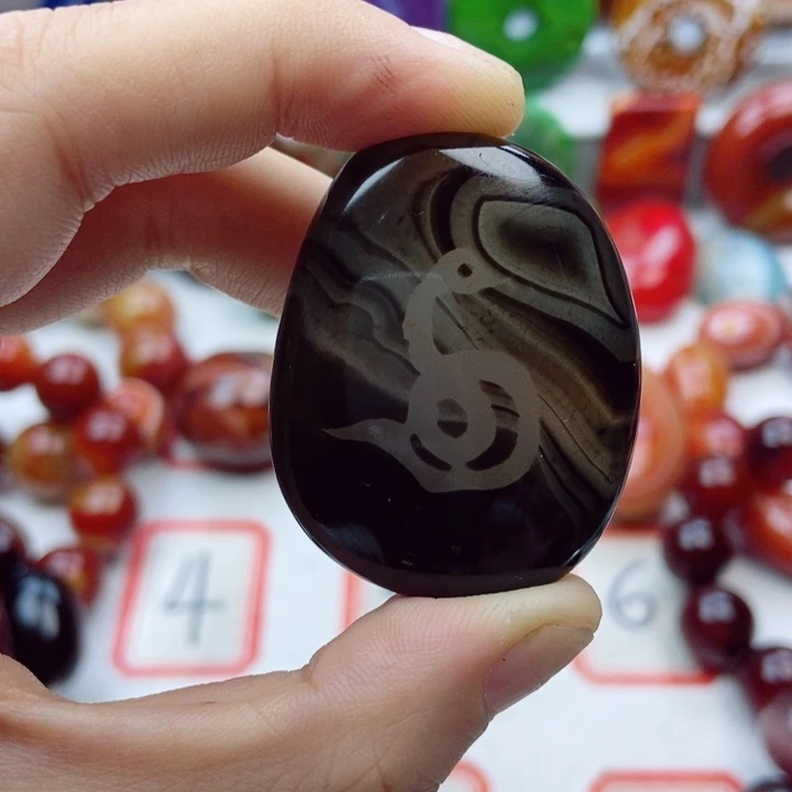 未镶嵌玛瑙/玉髓珠宝奇石