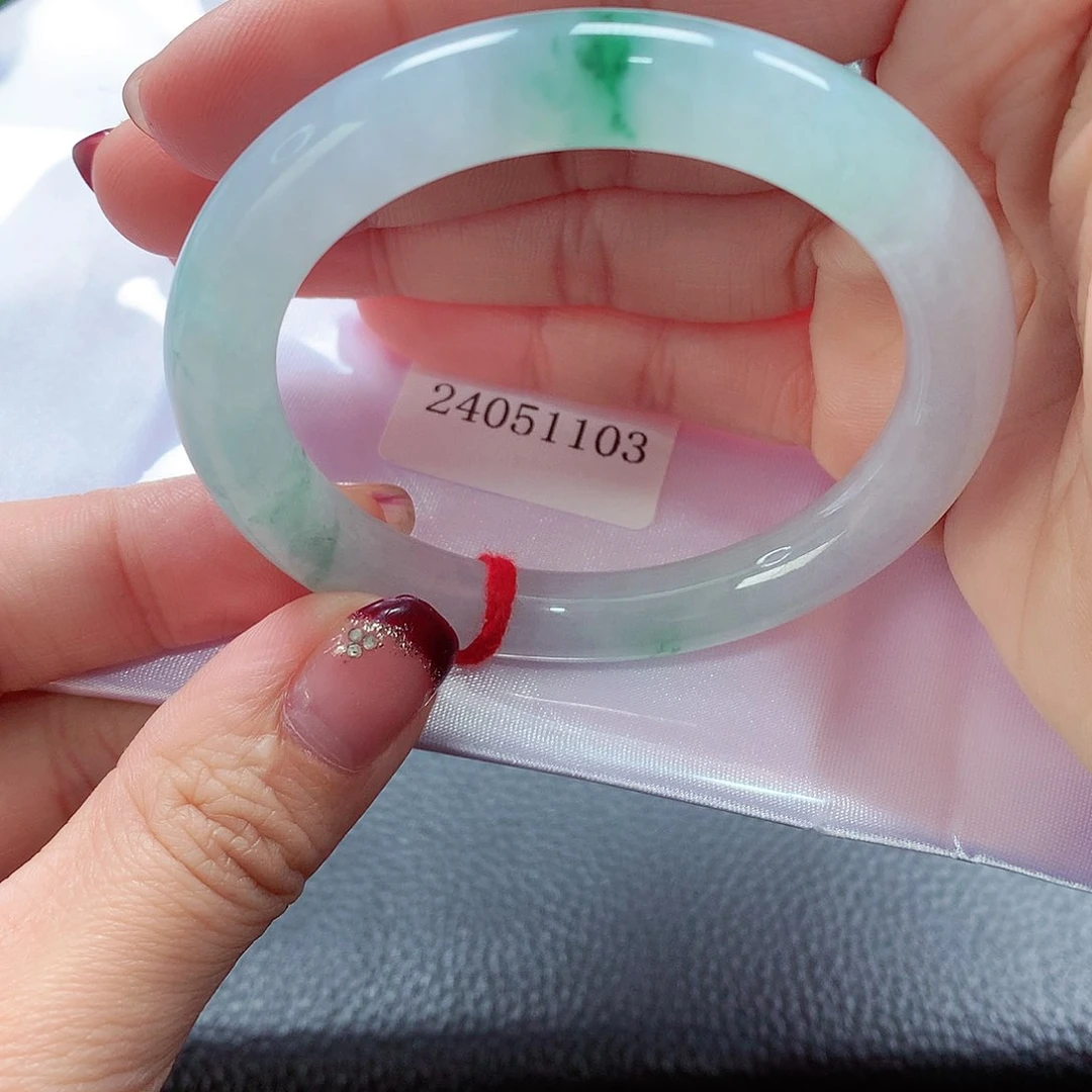 翡翠手镯（圆镯）未镶嵌