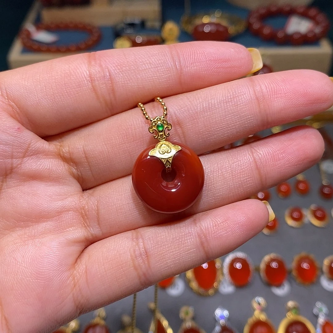 南红玛瑙18K金镶嵌颈饰