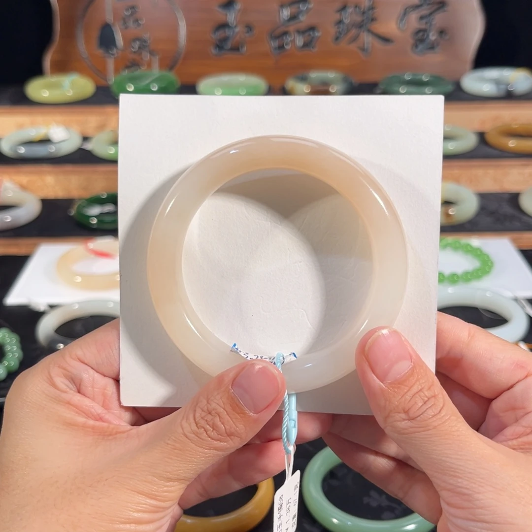 和田玉未镶嵌手镯  「粉白」