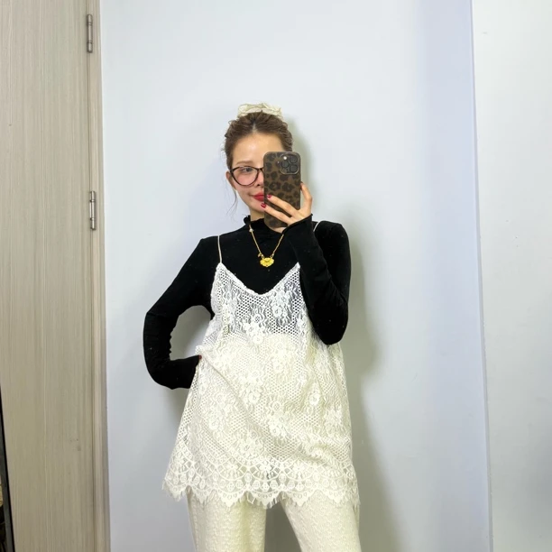 【San W】重工蕾丝拼接气质吊带背心搭配轻奢内搭纯色打底两件套