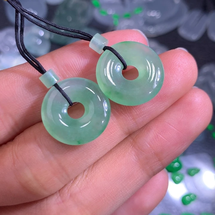 翡翠颈饰未镶嵌翡翠15.7/3