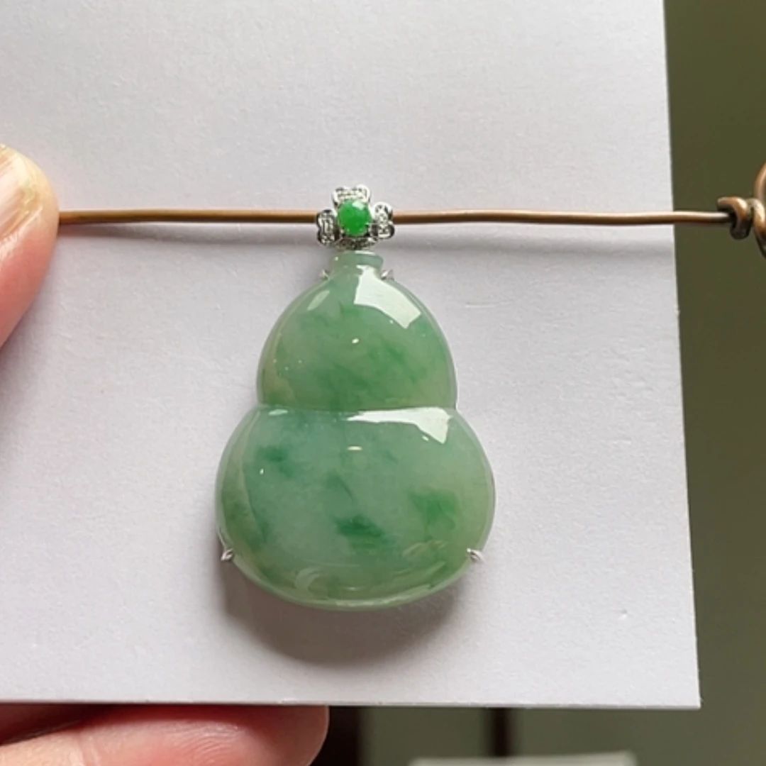 【闪购商品】吊坠(不含链)18K金镶嵌翡翠