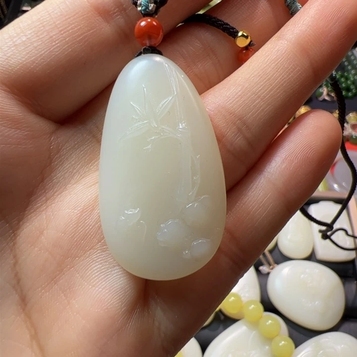 和田玉（白玉）颈饰未镶嵌12克米达吊坠