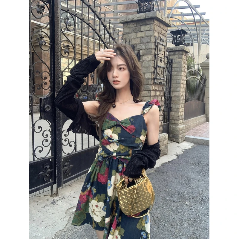 青soolrok 松未韵一 比弗利腔调 两色小飞袖扭结吊带连衣裙洋气