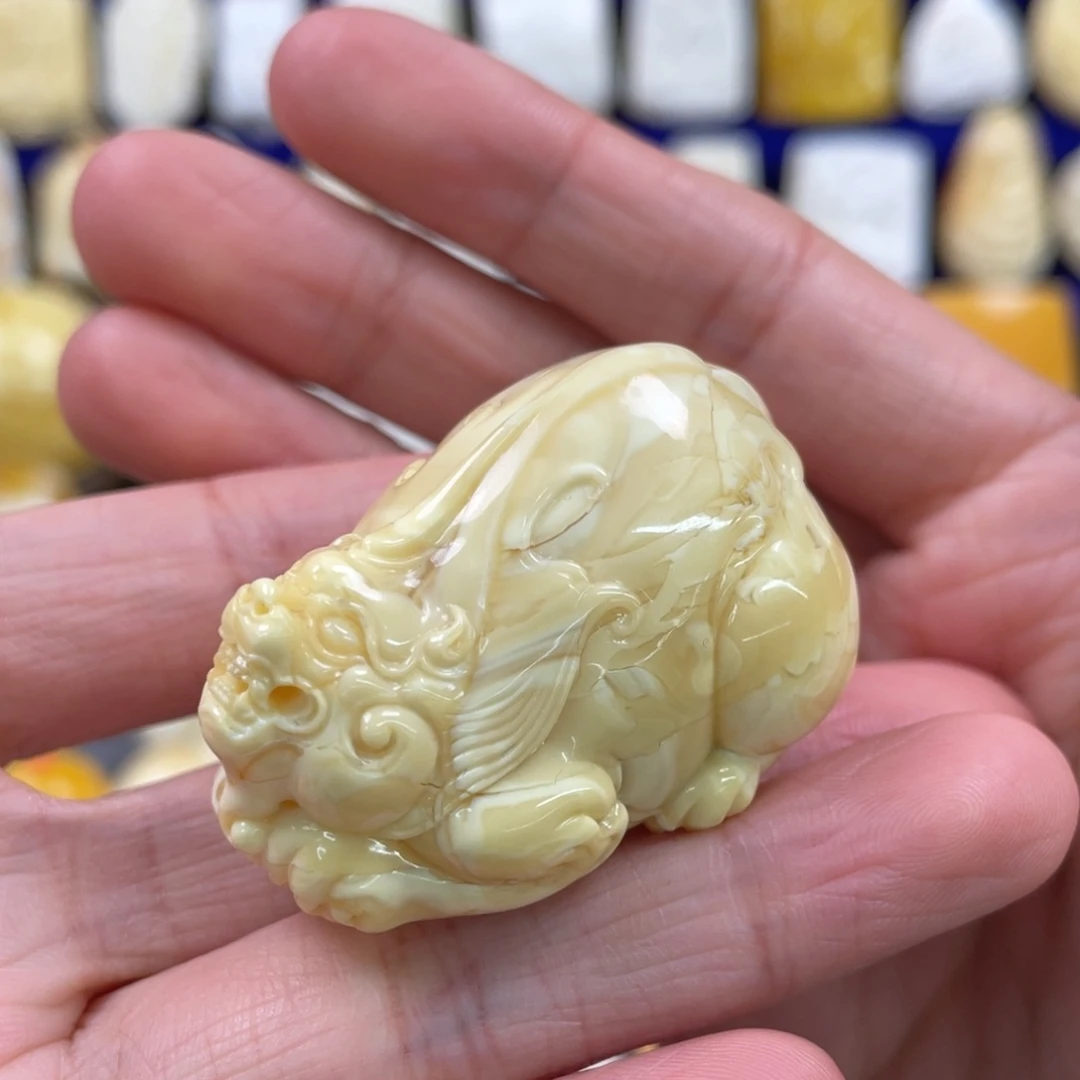 蜜蜡裸石未镶嵌琥珀蜜蜡貔貅