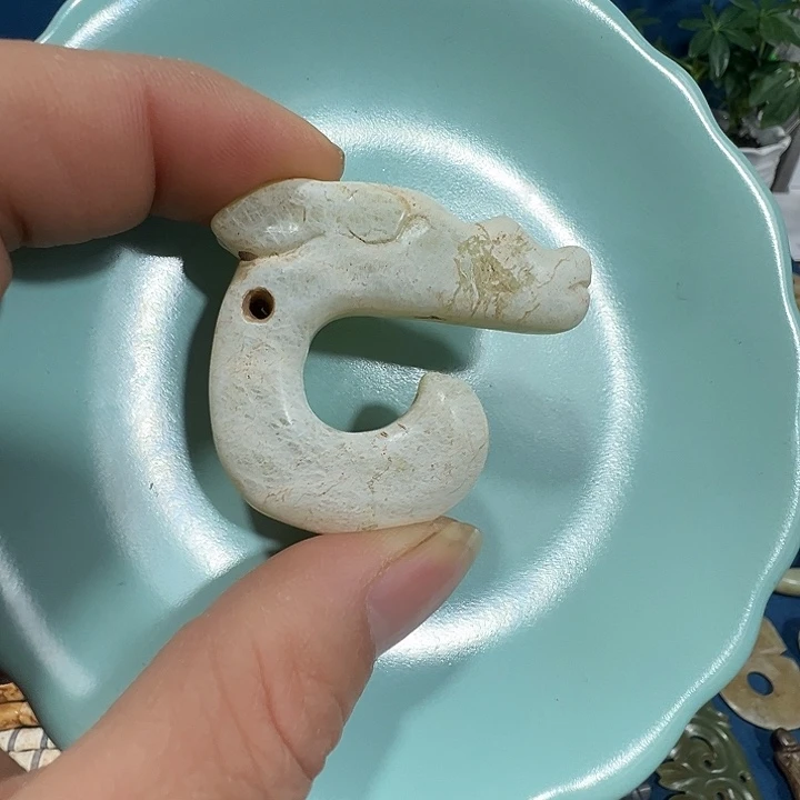 透闪石质玉未镶嵌挂件