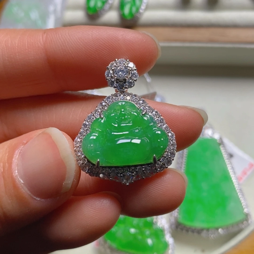 翡翠颈饰银S925镶嵌佛公吊坠