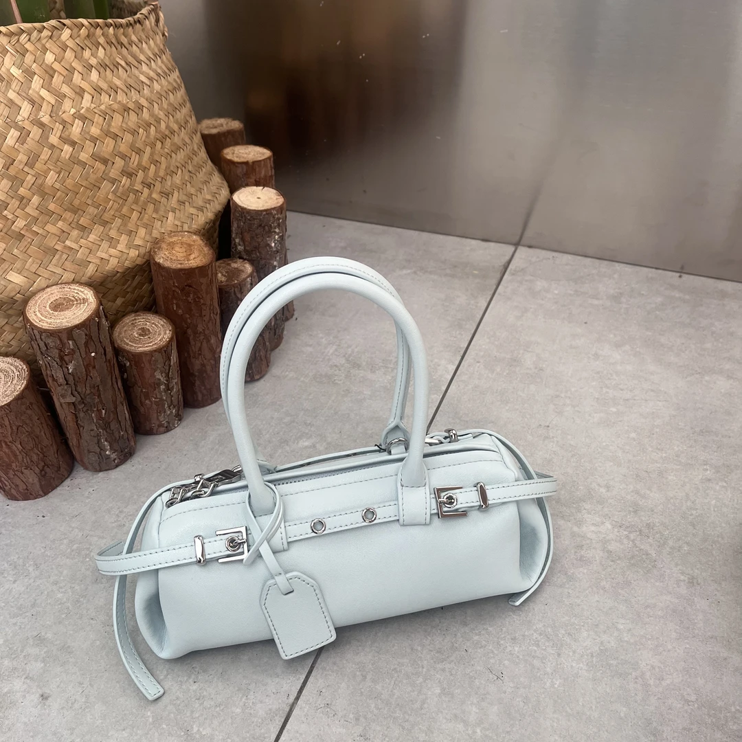 小众设计牛皮腊肠包皮带扣机车手提斜挎法棍包