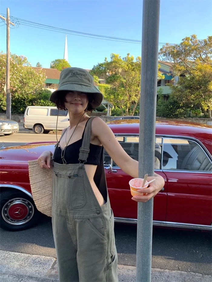 现货 2025春季新款韩国东大门th*Bar*net宽松直筒阔腿军绿背带裤