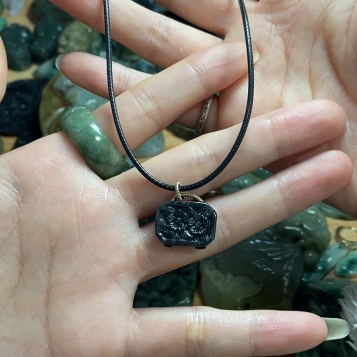 翡翠未镶嵌颈饰翡翠吊坠