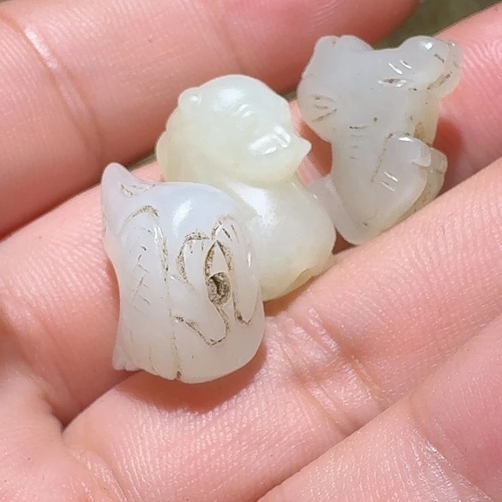 和田玉（糖玉）未镶嵌颈饰?***。