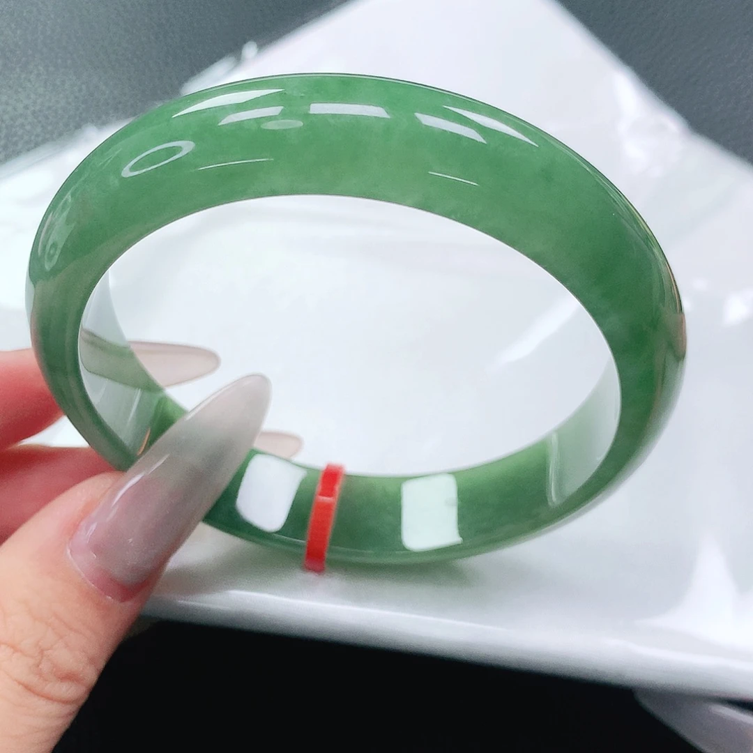 翡翠手镯未镶嵌57圈