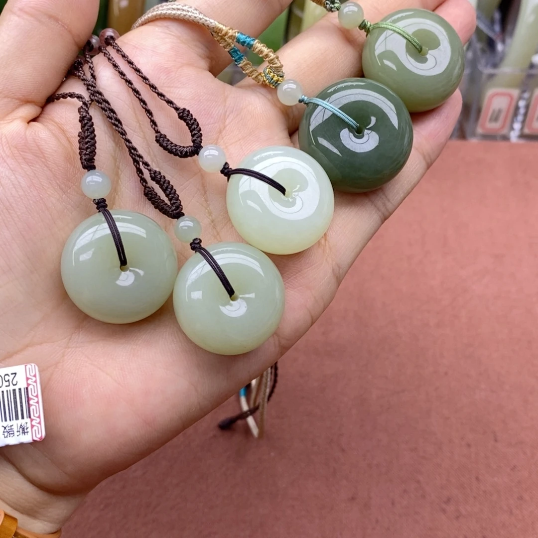 和田玉未镶嵌吊坠(不含链)