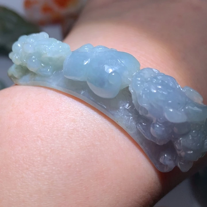 翡翠未镶嵌颈饰保真提然A货翡翠