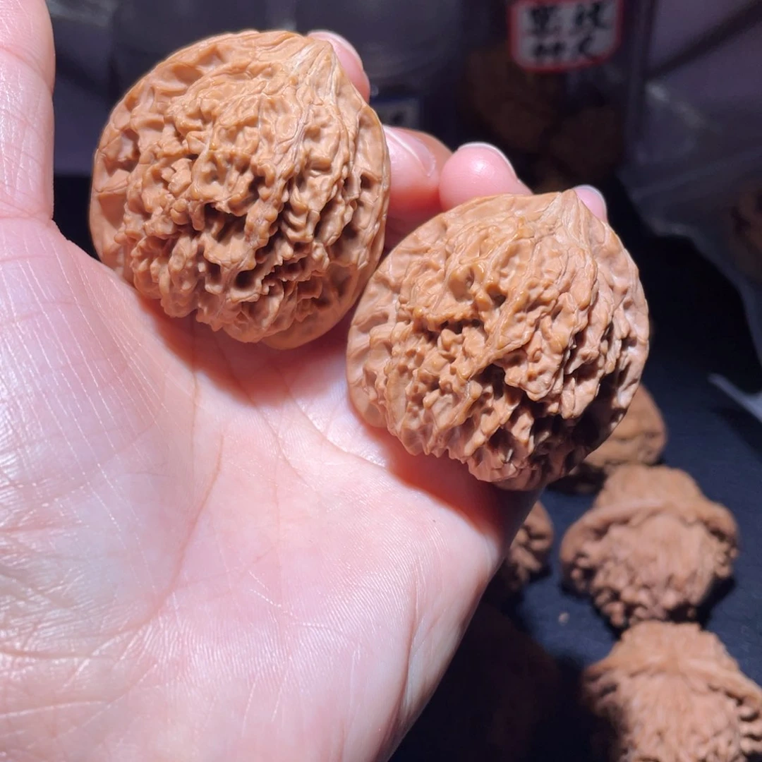 吊坠桃核42尺满天星