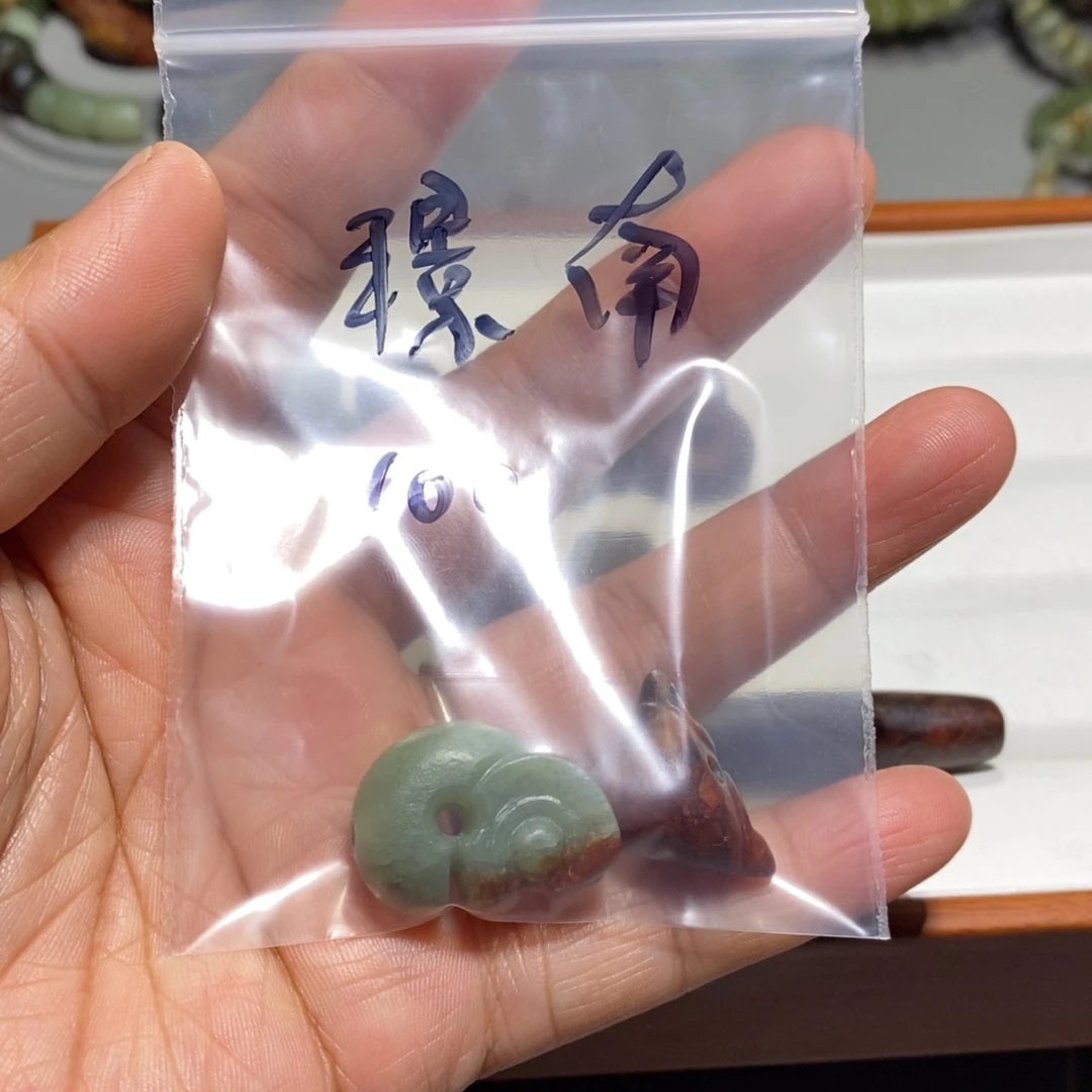 颈饰未镶嵌岫岩河磨玉（透闪石质玉）*️***