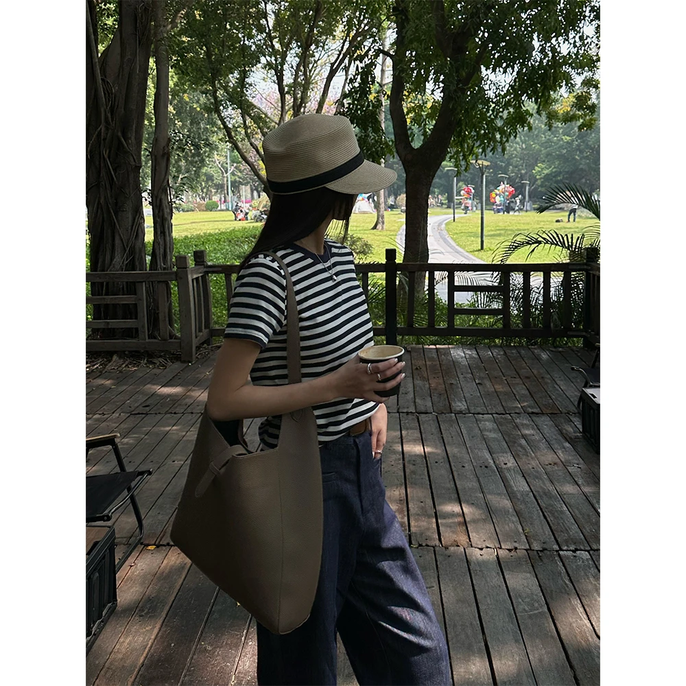 【欧若风】“进口棉”设计感亲肤宽松显瘦蓝白条纹短袖T恤0685