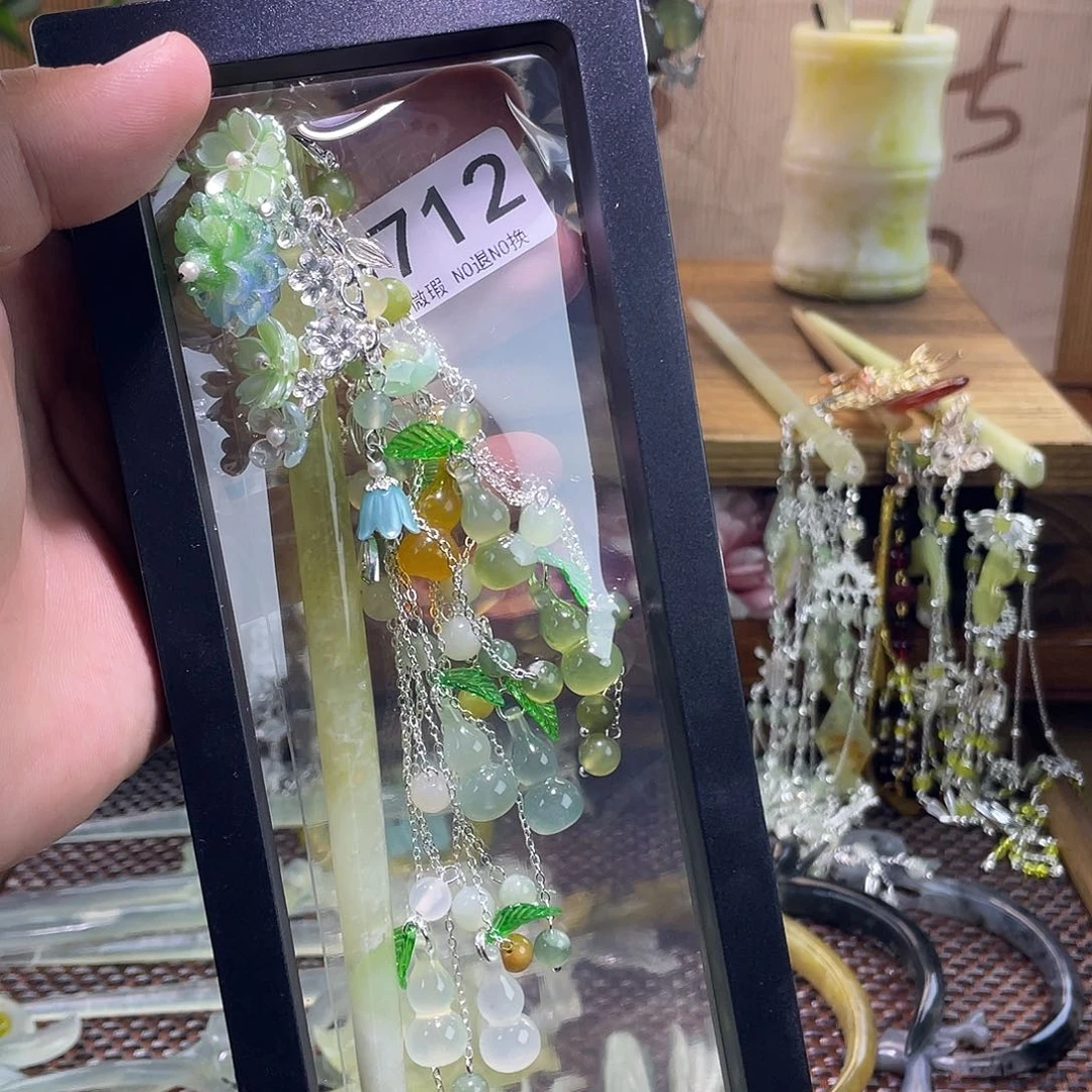 灼***灼蛇纹石玉未镶嵌发饰