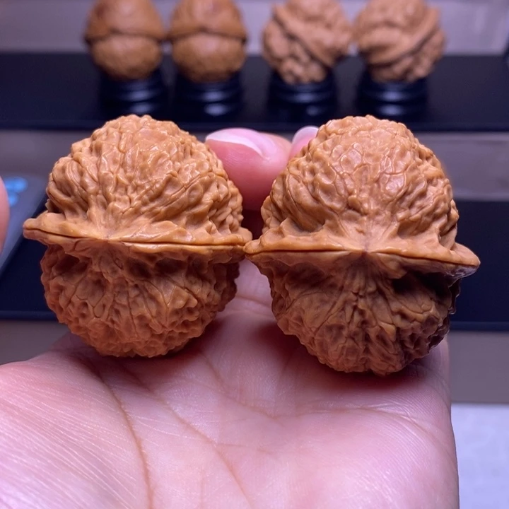 文玩核桃把件绣花鞋42