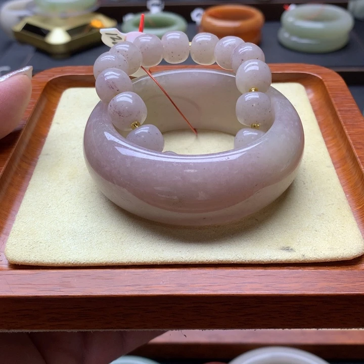 未镶嵌手镯石英岩玉
