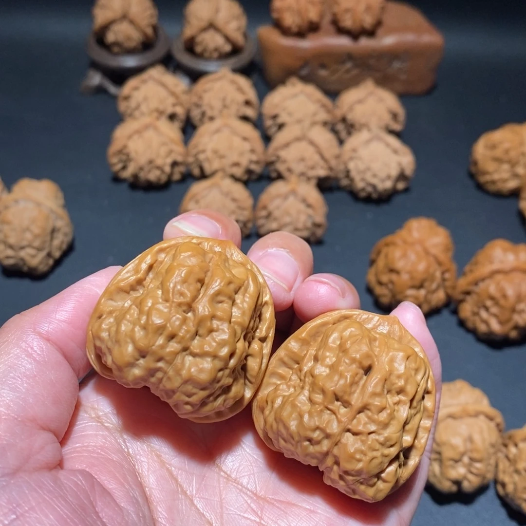 小***股文玩核桃把件蛤蟆38