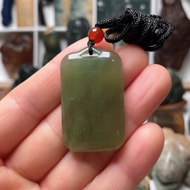 未镶嵌蛇纹石玉挂件