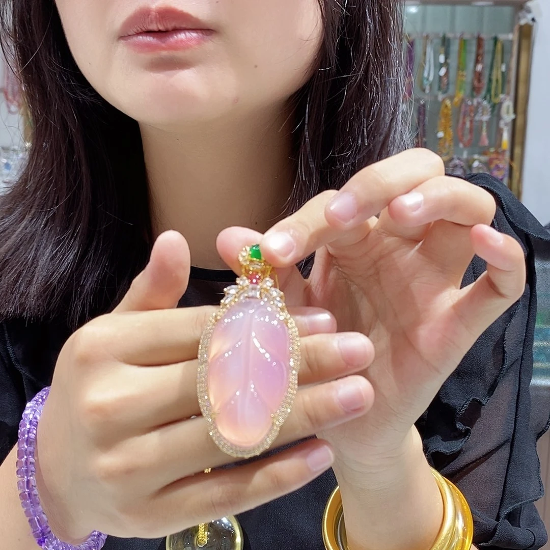 玛瑙/玉髓颈饰合金